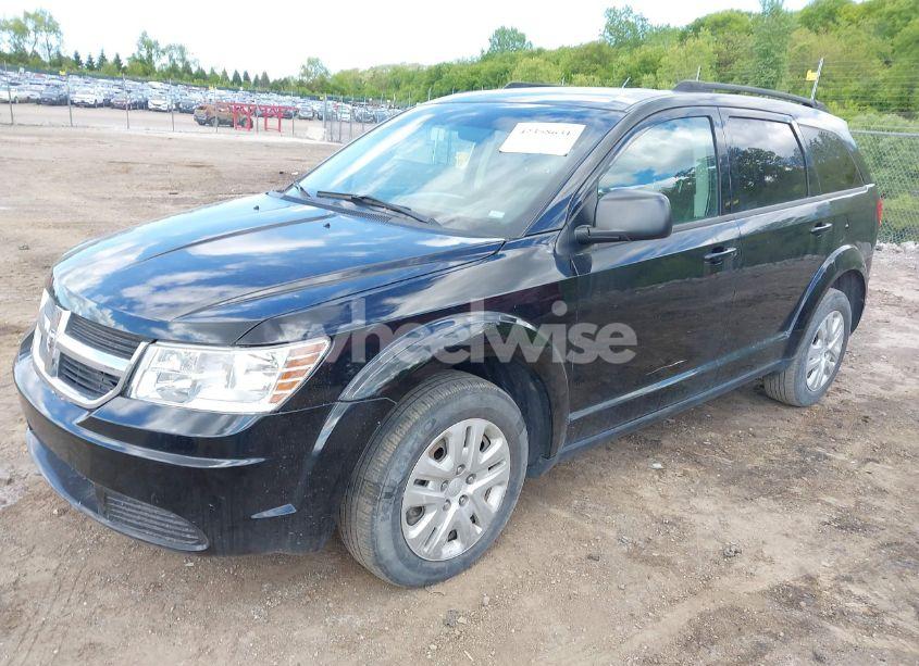 Photo 2 of 2018 Dodge Journey SE (VIN 3C4PDCAB8JT520021)