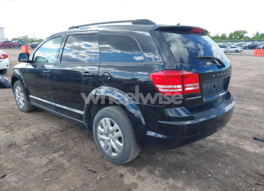 Photo 3 of 2018 Dodge Journey SE (VIN 3C4PDCAB8JT520021)