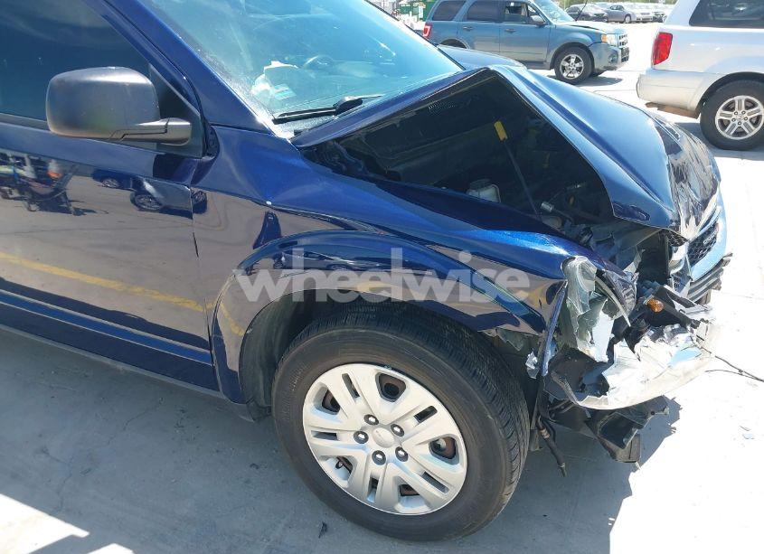 Photo 18 of 2018 Dodge Journey SE (VIN 3C4PDCAB8JT529897)