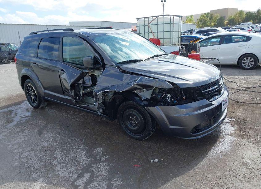 2018 Dodge Journey SE (VIN 3C4PDCAB8JT533108) main photo