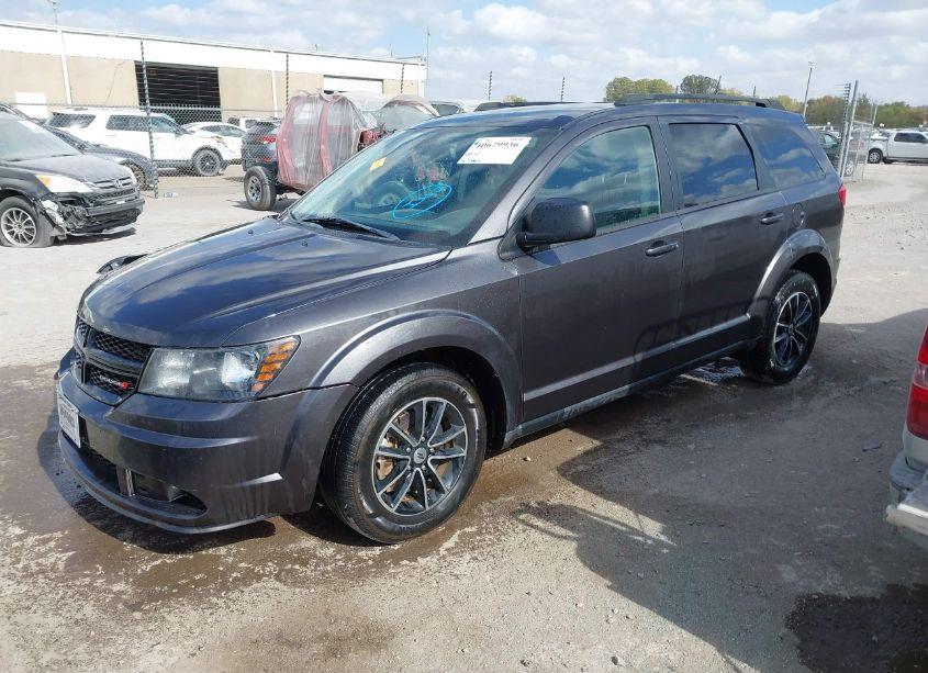 Photo 2 of 2018 Dodge Journey SE (VIN 3C4PDCAB8JT533108)