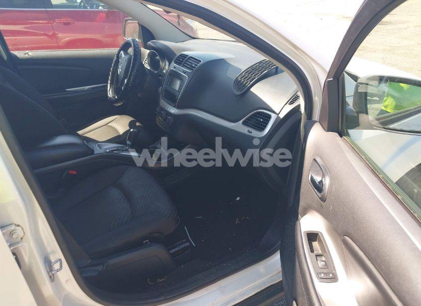 Photo 5 of 2014 Dodge Journey SE (VIN 3C4PDCAB9ET121415)