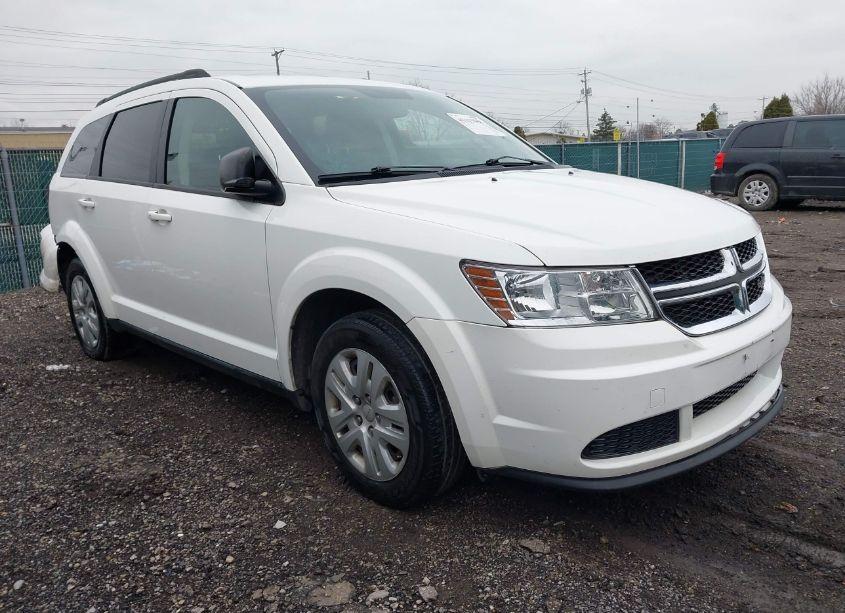 2016 Dodge Journey SE (VIN 3C4PDCAB9GT146706) main photo