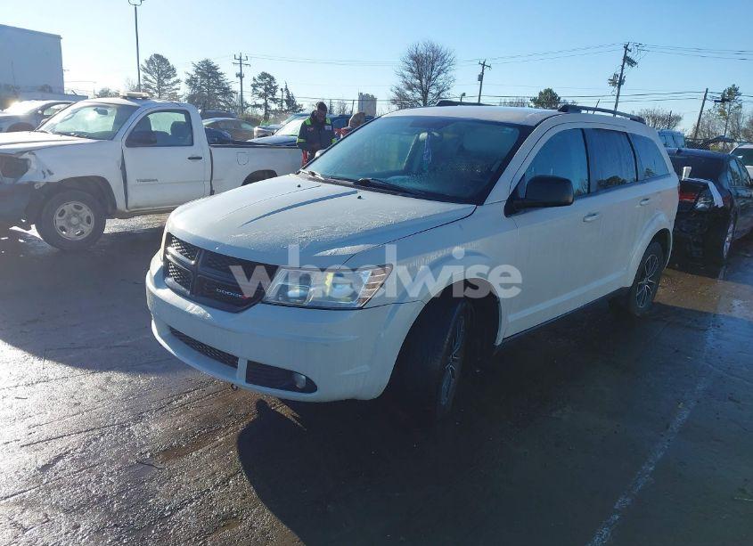 Photo 2 of 2017 Dodge Journey SE (VIN 3C4PDCAB9HT608134)