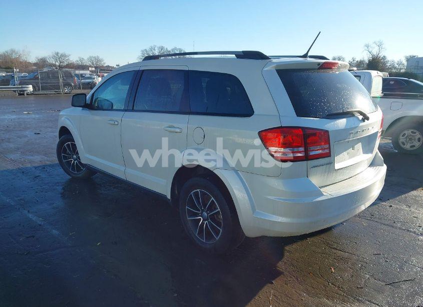 Photo 3 of 2017 Dodge Journey SE (VIN 3C4PDCAB9HT608134)
