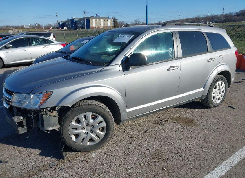 Photo 2 of 2017 Dodge Journey SE (VIN 3C4PDCAB9HT673324)