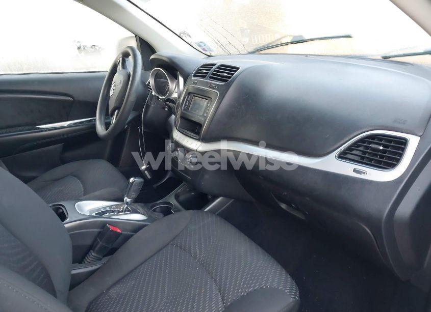 Photo 5 of 2018 Dodge Journey SE (VIN 3C4PDCAB9JT183214)