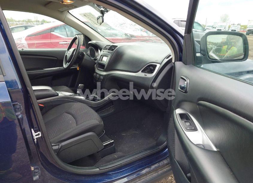 Photo 5 of 2018 Dodge Journey SE (VIN 3C4PDCAB9JT254038)