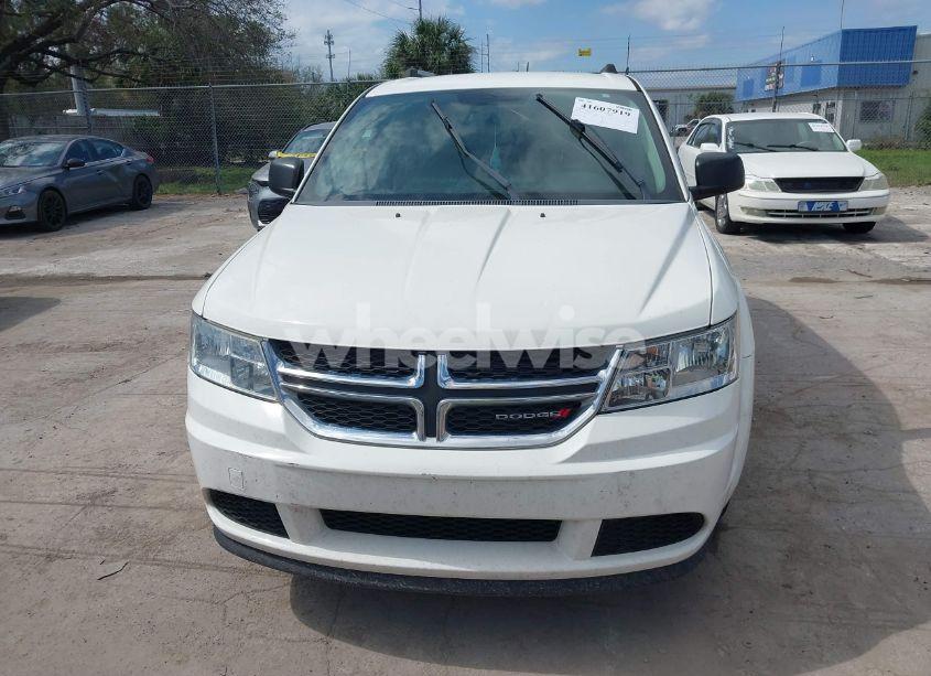 Photo 6 of 2018 Dodge Journey SE (VIN 3C4PDCAB9JT273012)