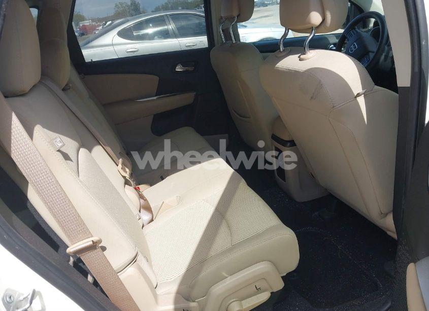 Photo 8 of 2018 Dodge Journey SE (VIN 3C4PDCAB9JT273012)