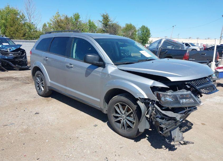2018 Dodge Journey SE (VIN 3C4PDCAB9JT294782) main photo