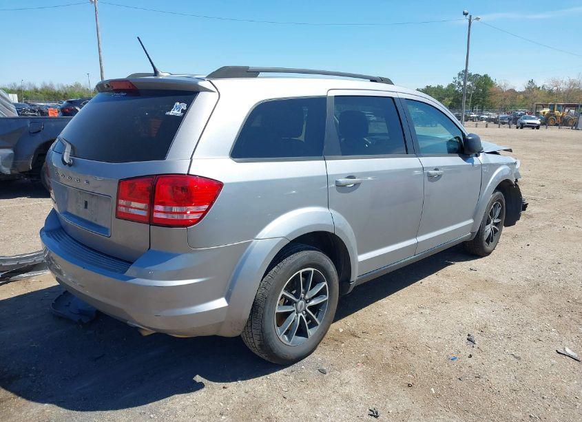 Photo 4 of 2018 Dodge Journey SE (VIN 3C4PDCAB9JT294782)