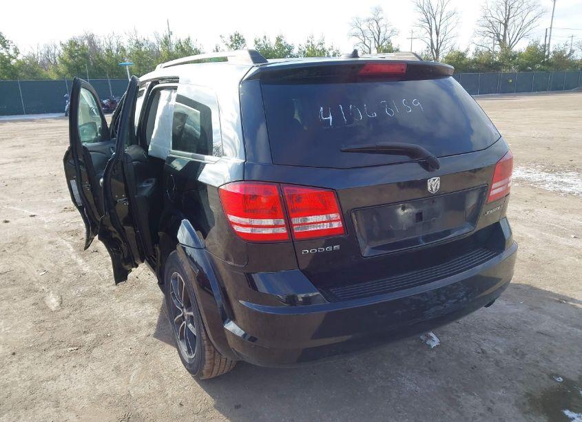 Photo 3 of 2018 Dodge Journey SE (VIN 3C4PDCAB9JT295320)
