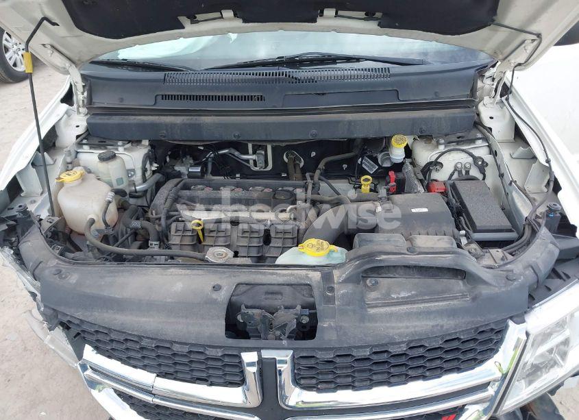 Photo 10 of 2018 Dodge Journey SE (VIN 3C4PDCAB9JT301892)