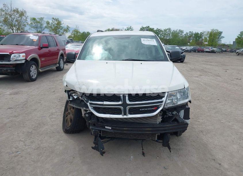 Photo 13 of 2018 Dodge Journey SE (VIN 3C4PDCAB9JT301892)