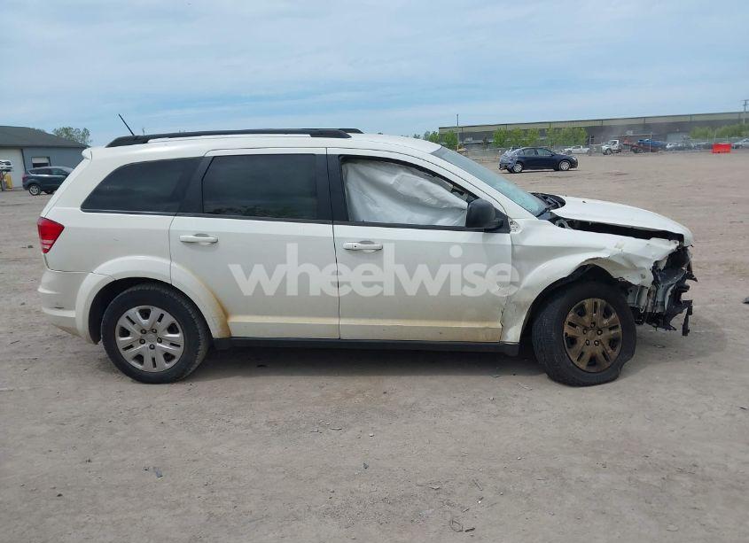 Photo 14 of 2018 Dodge Journey SE (VIN 3C4PDCAB9JT301892)