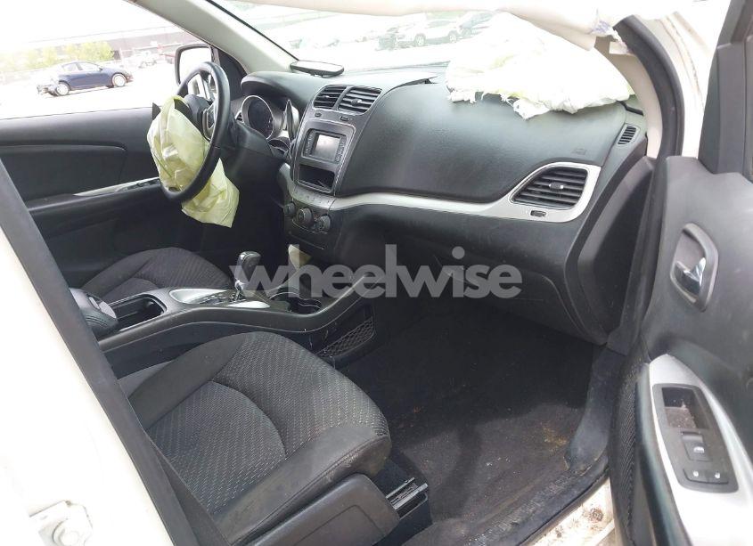 Photo 5 of 2018 Dodge Journey SE (VIN 3C4PDCAB9JT301892)