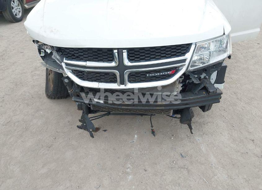 Photo 6 of 2018 Dodge Journey SE (VIN 3C4PDCAB9JT301892)