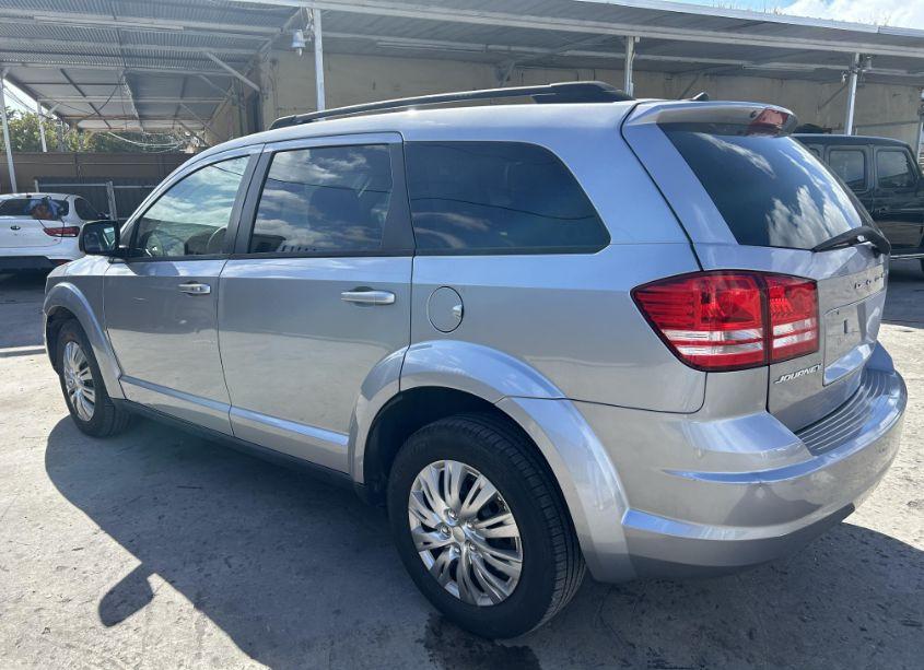 Photo 3 of 2018 Dodge Journey SE (VIN 3C4PDCAB9JT426794)