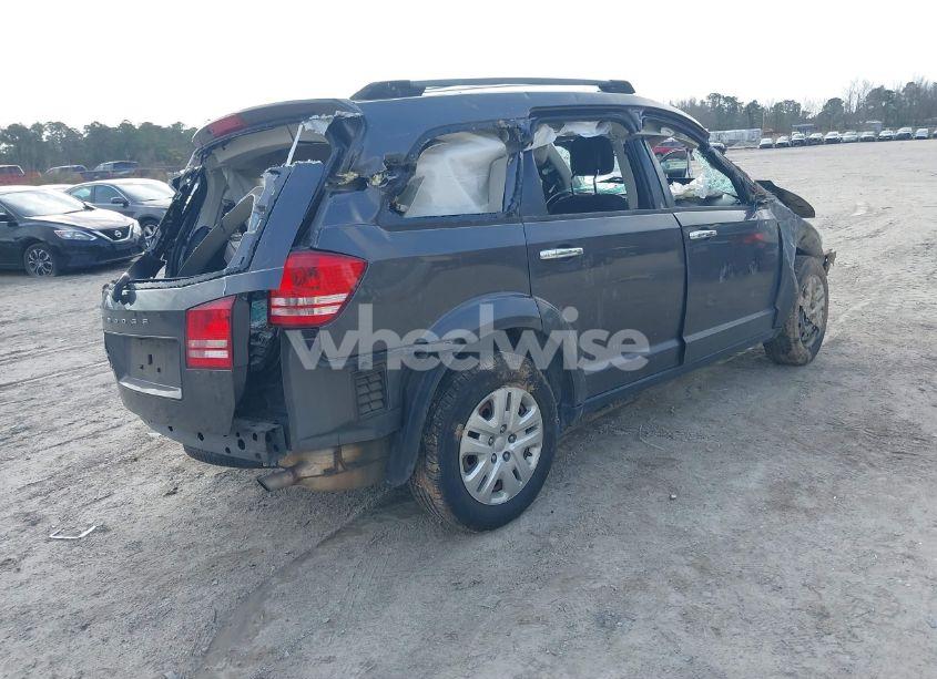 Photo 4 of 2018 Dodge Journey SE (VIN 3C4PDCAB9JT439559)