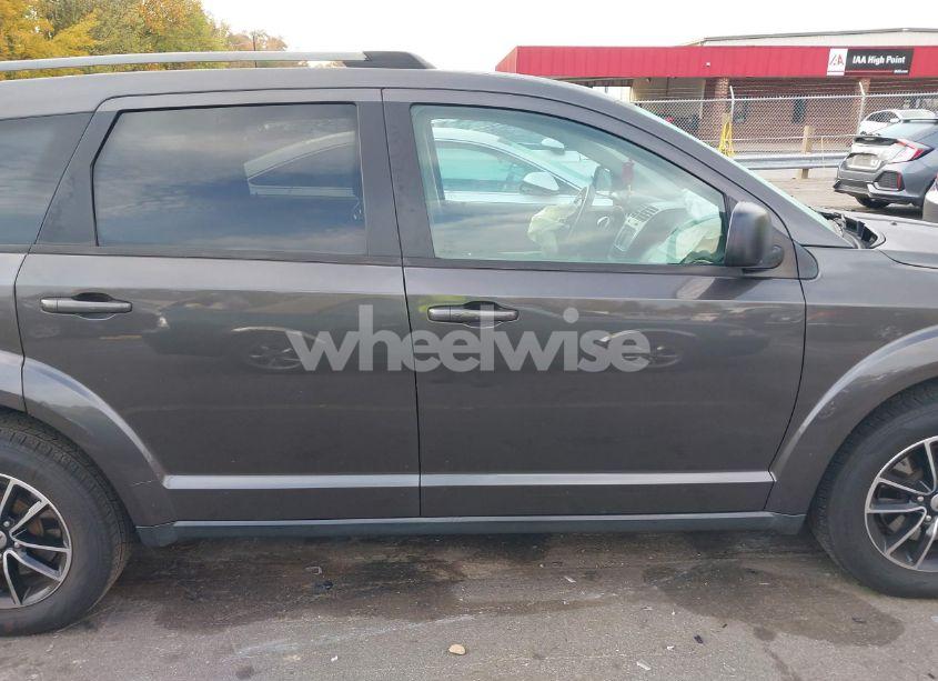 Photo 14 of 2018 Dodge Journey SE (VIN 3C4PDCAB9JT445233)