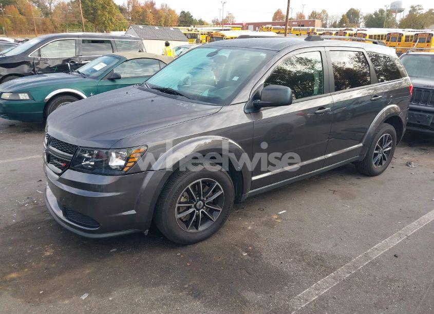 Photo 2 of 2018 Dodge Journey SE (VIN 3C4PDCAB9JT445233)