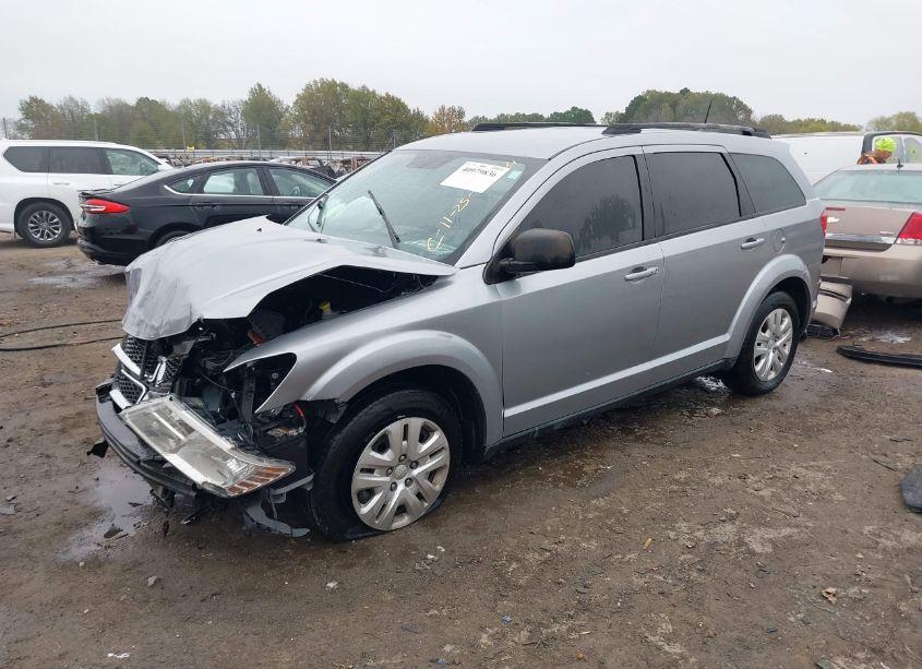 Photo 2 of 2018 Dodge Journey SE (VIN 3C4PDCAB9JT490446)