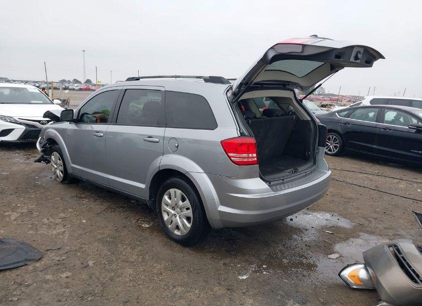 Photo 3 of 2018 Dodge Journey SE (VIN 3C4PDCAB9JT490446)