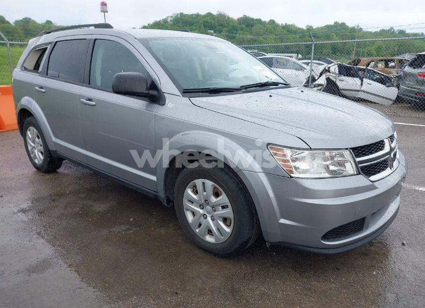 2018 Dodge Journey SE (VIN 3C4PDCAB9JT521162) main photo