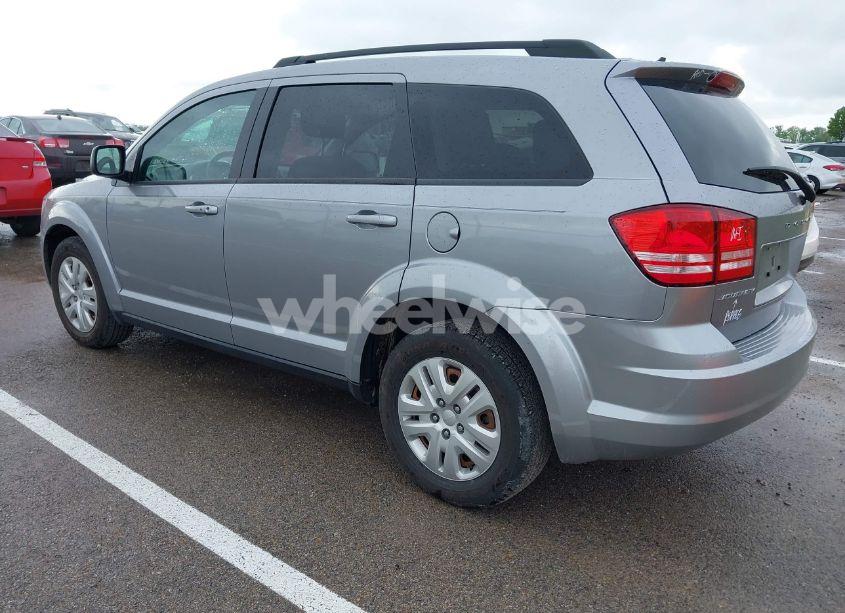 Photo 3 of 2018 Dodge Journey SE (VIN 3C4PDCAB9JT521162)