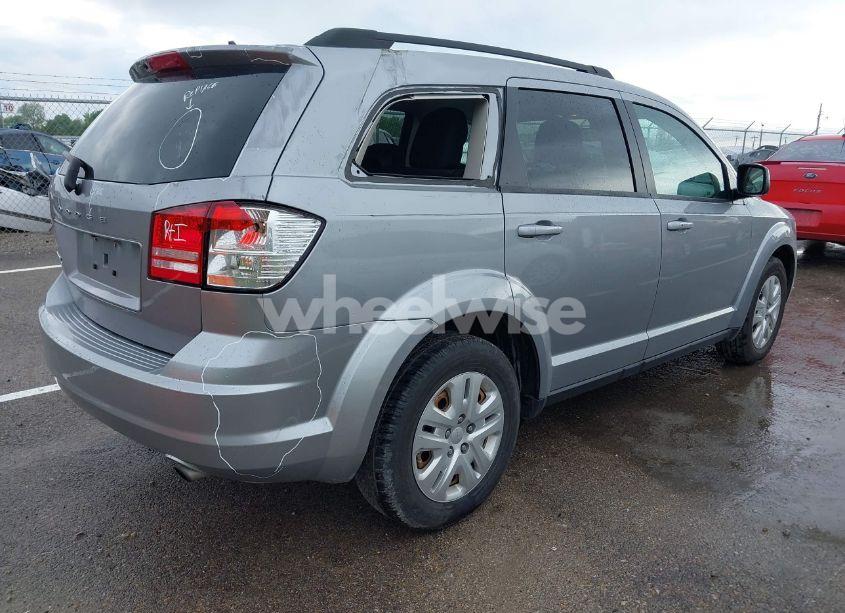 Photo 4 of 2018 Dodge Journey SE (VIN 3C4PDCAB9JT521162)