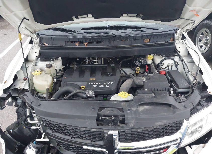 Photo 10 of 2015 Dodge Journey SE (VIN 3C4PDCABXFT670235)