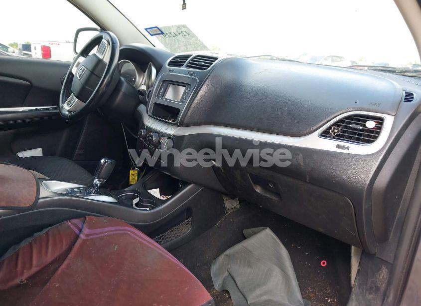 Photo 5 of 2016 Dodge Journey SE (VIN 3C4PDCABXGT110989)