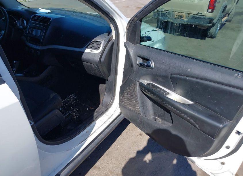 Photo 5 of 2017 Dodge Journey SE (VIN 3C4PDCABXHT505093)