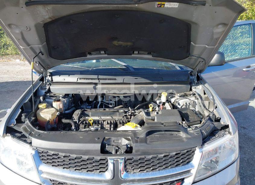 Photo 10 of 2017 Dodge Journey SE (VIN 3C4PDCABXHT564015)