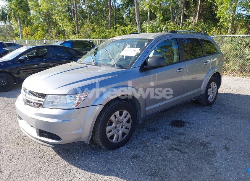Photo 2 of 2017 Dodge Journey SE (VIN 3C4PDCABXHT564015)