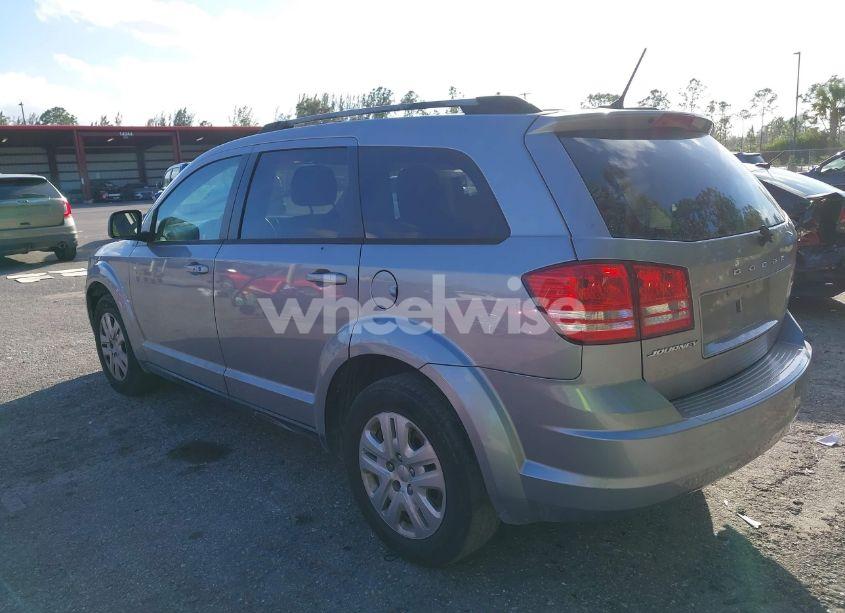 Photo 3 of 2017 Dodge Journey SE (VIN 3C4PDCABXHT564015)