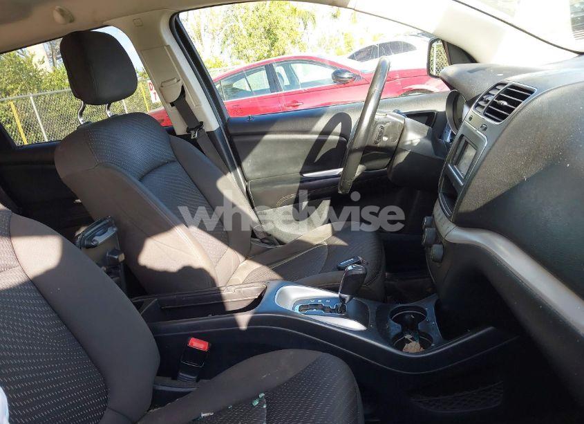 Photo 5 of 2017 Dodge Journey SE (VIN 3C4PDCABXHT564015)