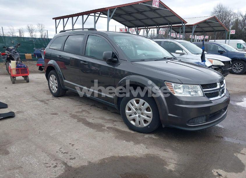 2017 Dodge Journey SE (VIN 3C4PDCABXHT565813) main photo