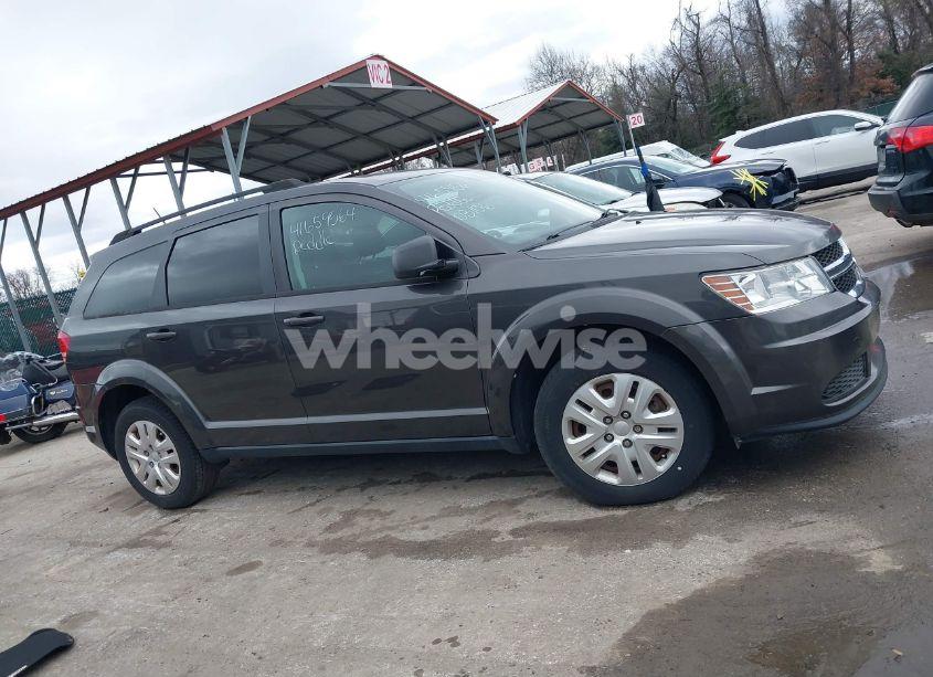 Photo 13 of 2017 Dodge Journey SE (VIN 3C4PDCABXHT565813)