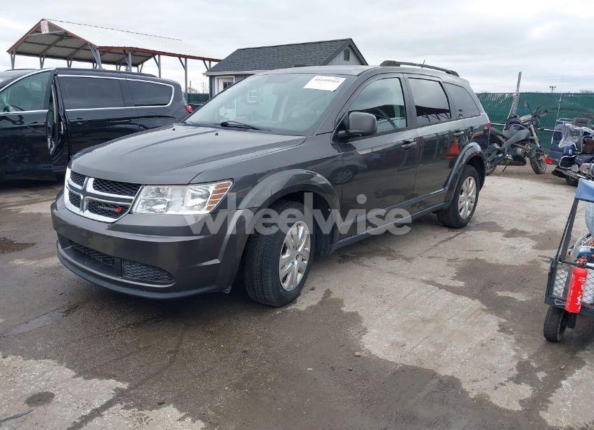 Photo 2 of 2017 Dodge Journey SE (VIN 3C4PDCABXHT565813)