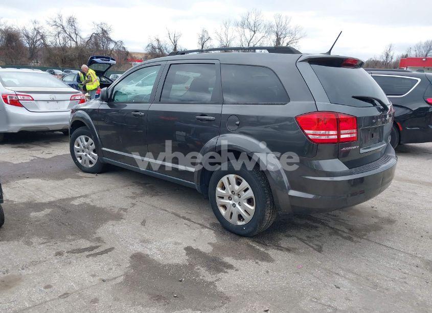 Photo 3 of 2017 Dodge Journey SE (VIN 3C4PDCABXHT565813)