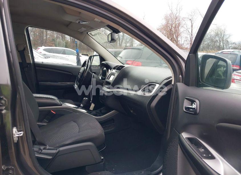 Photo 5 of 2017 Dodge Journey SE (VIN 3C4PDCABXHT565813)