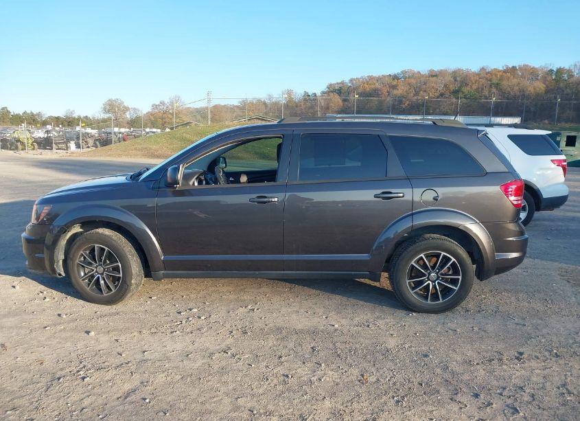 Photo 14 of 2017 Dodge Journey SE (VIN 3C4PDCABXHT582028)