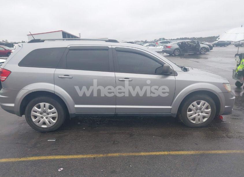 Photo 13 of 2017 Dodge Journey SE (VIN 3C4PDCABXHT638355)