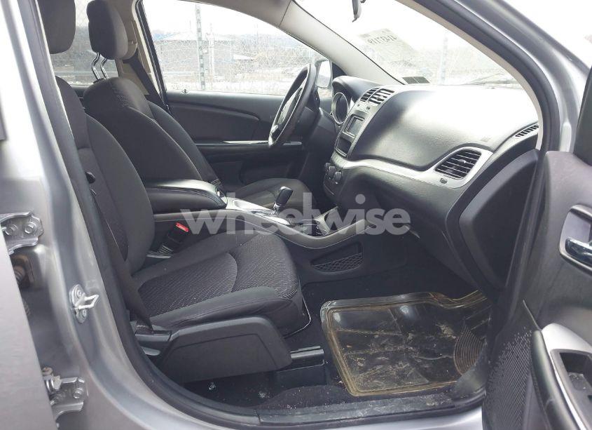 Photo 5 of 2017 Dodge Journey SE (VIN 3C4PDCABXHT662106)