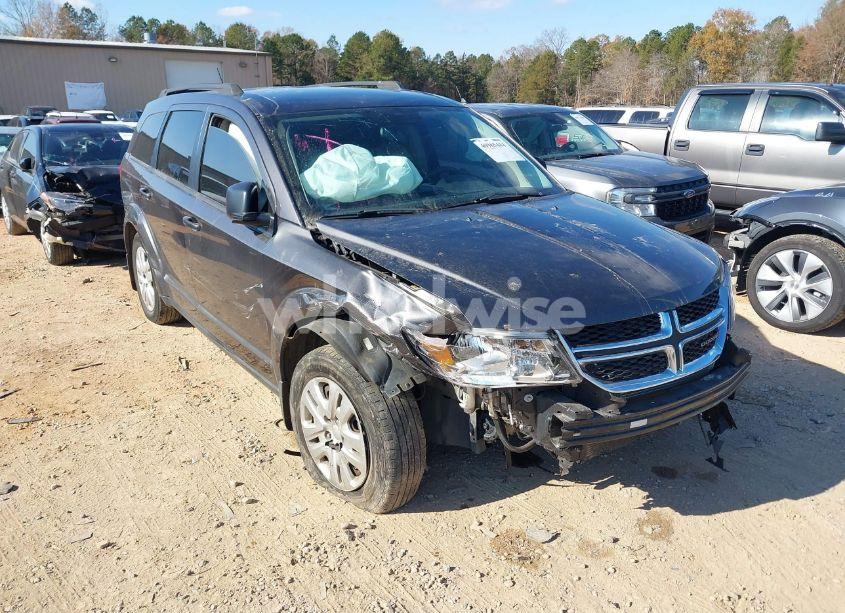 2018 Dodge Journey SE (VIN 3C4PDCABXJT183318) main photo