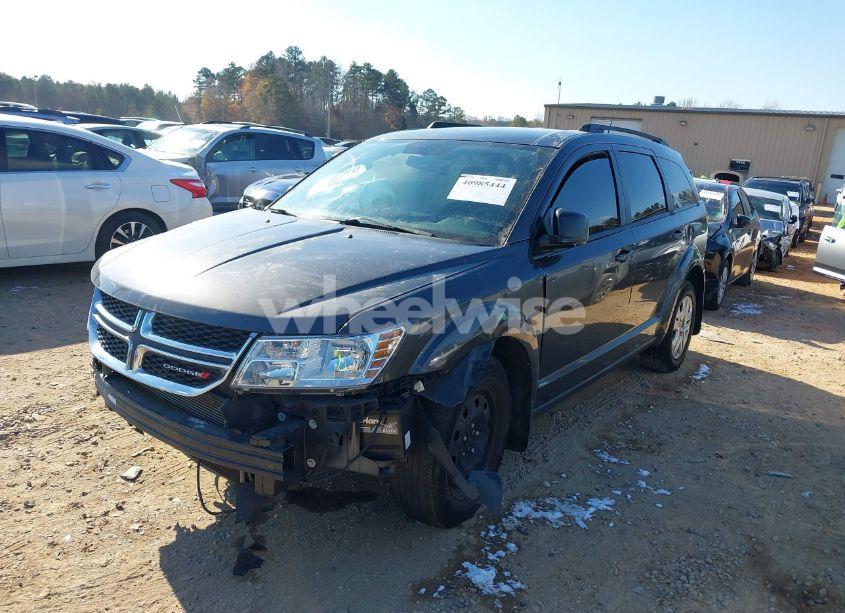 Photo 2 of 2018 Dodge Journey SE (VIN 3C4PDCABXJT183318)