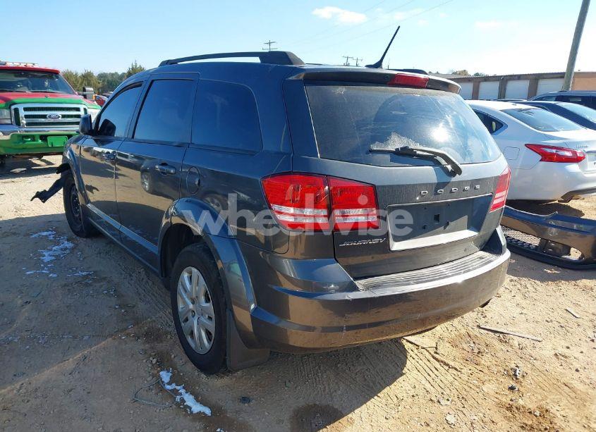 Photo 3 of 2018 Dodge Journey SE (VIN 3C4PDCABXJT183318)