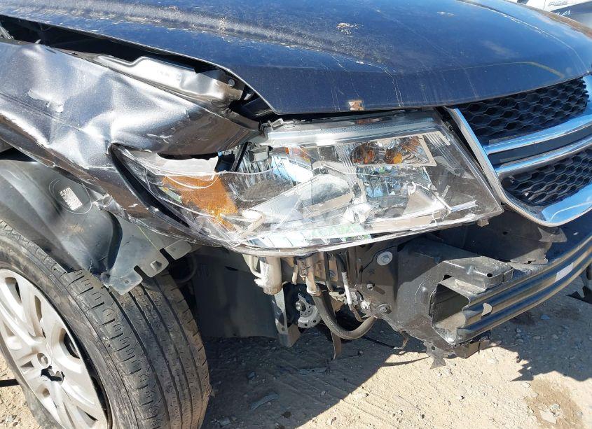 Photo 6 of 2018 Dodge Journey SE (VIN 3C4PDCABXJT183318)